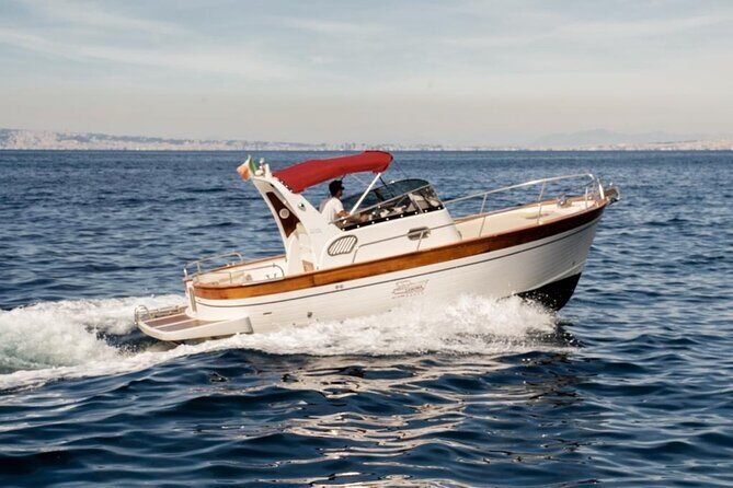 Private Boat Tour Sorrento to Positano & Amalfi–Typical Gozzo 750 - Food, drinks, and how lunch shapes the whole day