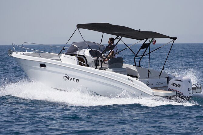 Private Boat Tour with Saver 7.50 WA - Punta Carena Lighthouse: A Sea View With a Story Behind It