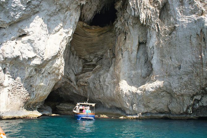 PRIVATE CAPRI ISLAND & BLUE GROTTO Full Day boat tour. - Price and value: what $1,685.76 per group really means