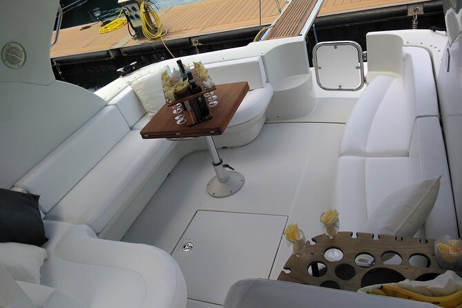 Private Cruise around Capri - yacht 40' - Getting comfortable on a 40-foot yacht (and using the space)
