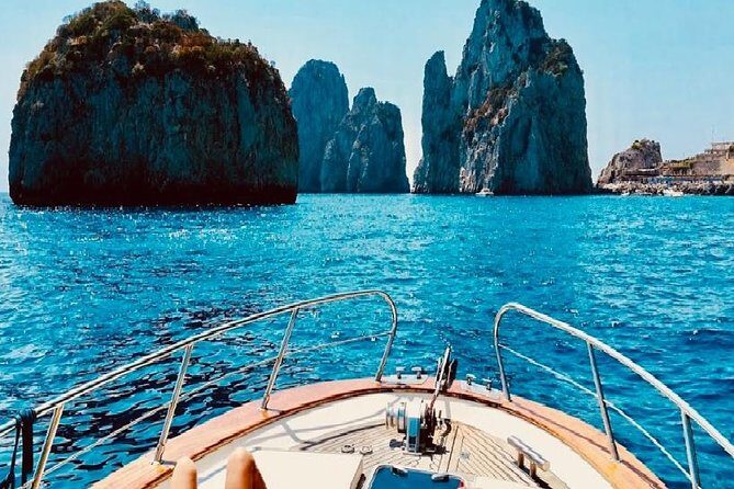 Private Island of Capri by Boat - Blue Grotto expectations: why you pass by instead of entering
