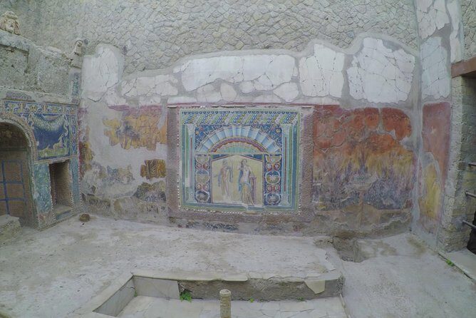 Private Pompeii and Herculaneum from SORRENTO - On-board commentary and private pacing: what you get beyond transport