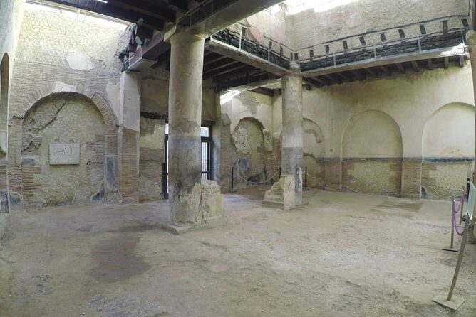 Private Pompeii and Herculaneum from SORRENTO - Driver and guide quality: what to look for on the ground