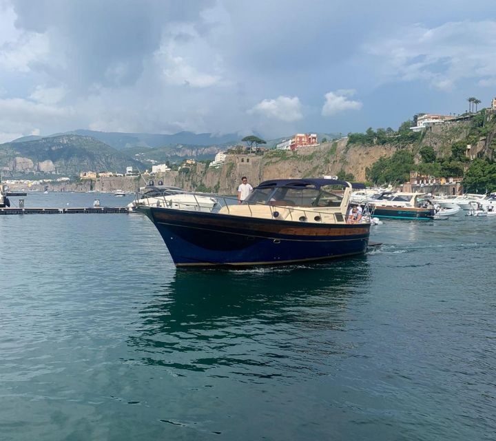 Private Positano & Amalfi Excursion by boat from Sorrento - FAQ