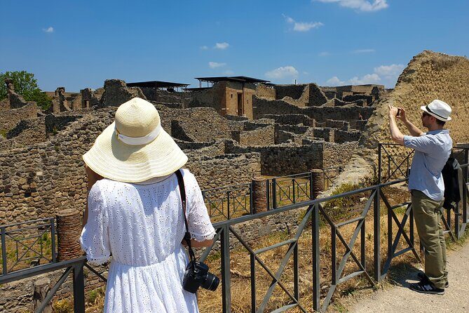 Private Skip-the-line Pompeii & Mt. Vesuvius Tour from Sorrento - Stabian Baths: Roman Routine, Split by Gender