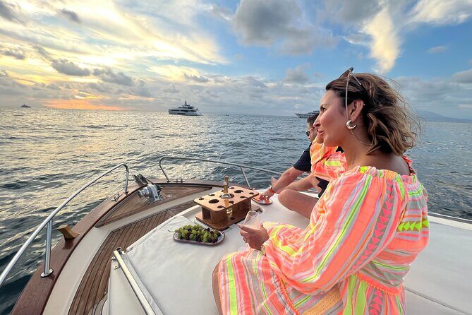 Private Sunset Experience With aperitif and music - Why a private Sorrento sunset cruise works so well