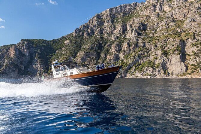 Private Tour Capri & Positano from Sorrento -Gozzo Apreamare 10 - A few practical tips before you go