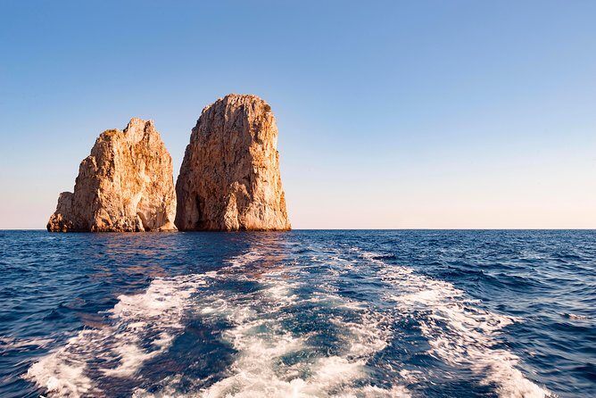 Private Tour from Sorrento to Capri - Raffaelli Shamal 40 - Skirt the Sorrentine Peninsula, then arrive at Capri with momentum