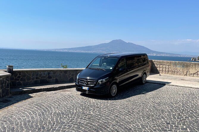Private transfer Naples to Sorrento or Sorrento to Naples - How the driver finds you: the name-sign meet-up