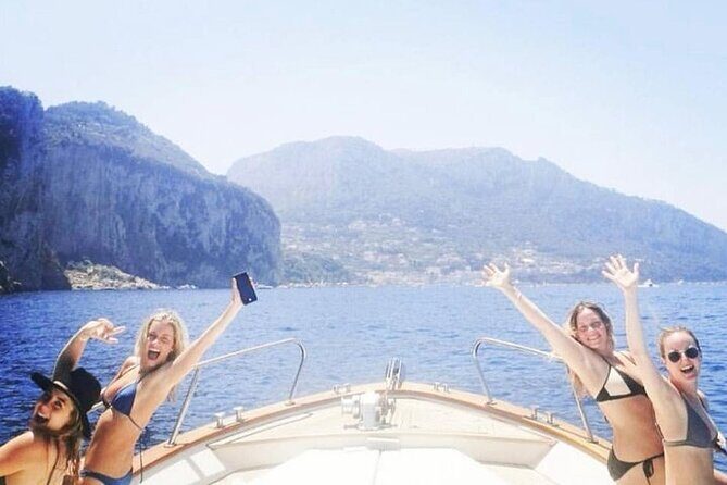 Selfie at Faraglioni, Water Taxi, Transfers in Capri! - Key points to know before you go