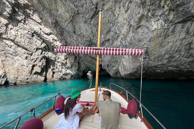Selfie at Faraglioni, Water Taxi, Transfers in Capri! - Coastline time plus a swim break: how to use the included gear