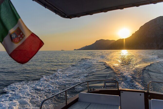 Small Group Tour in Positano by Boat at Sunset with Prosecco - Positano Sunset by Boat: What Makes This 6:00 pm Ride Worth It
