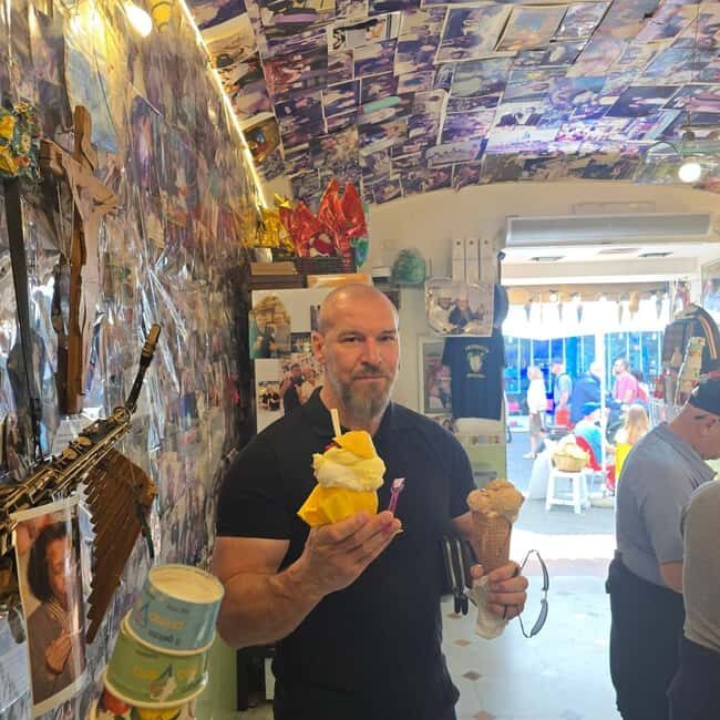 Sorrento: Art & Food Tour with Tastings - The local bakery stop: dessert and a real break