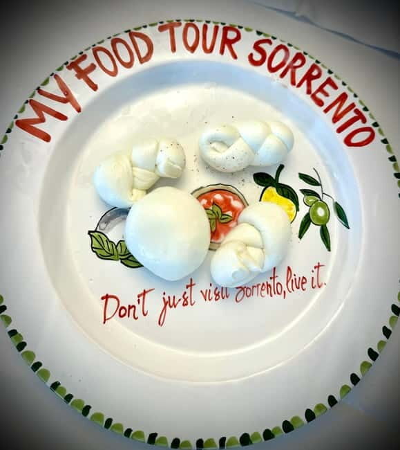 Sorrento: Mozzarella experience. Say CHEESE with us! - Mozzarella class with Sara: learning by doing