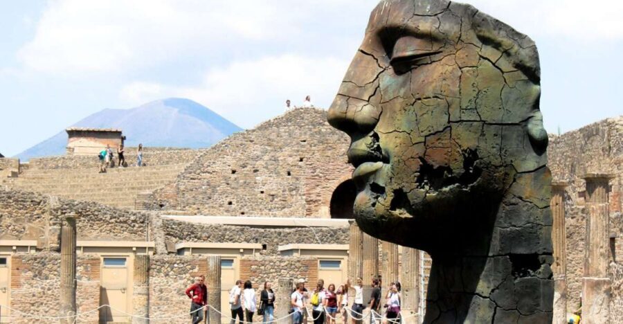 Sorrento: Pompeii and Vesuvius Day Trip with Entry and Lunch - Pompeii details that feel real (because the ash preserved more than walls)