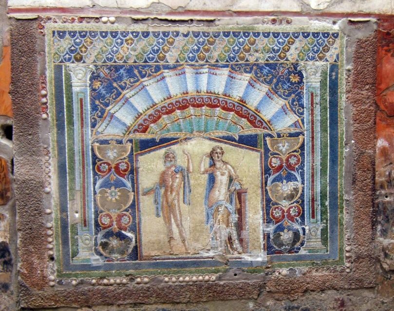 Sorrento: Pompeii & Herculaneum Day Trip Entry and Lunch - Herculaneum in about 2 hours: the more “complete” ruin stop