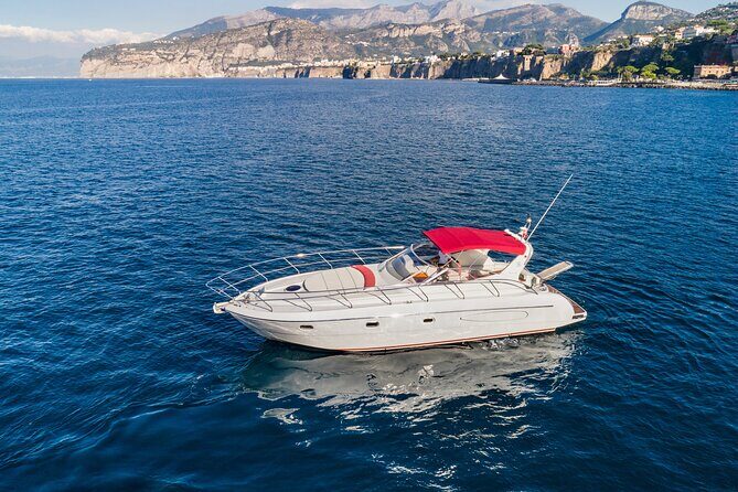 Sorrento: Private boat tour Capri&Positano - Raffaelli Shamal 40 - What a private Capri and Positano day really buys you