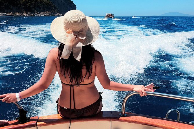 Sorrento: Private boat tour Capri&Positano - Raffaelli Shamal 40 - Amalfi Coast vibes en route: Li Galli water stop plus coastal views