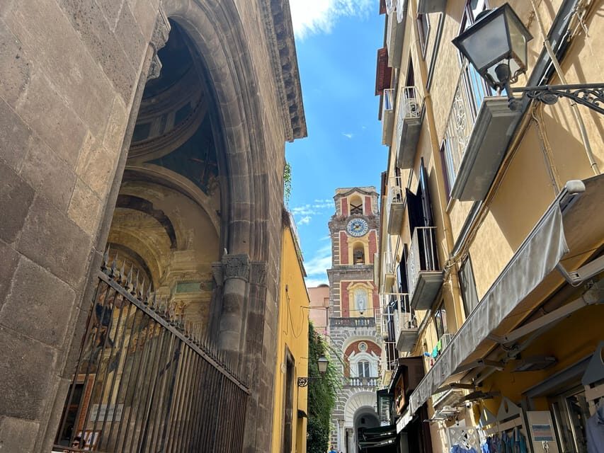 Sorrento through the eyes of a local - Villa Fiorentino outside: art history without the museum fatigue
