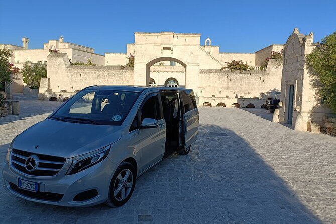 Sorrento transfer to Naples (stop Pompeii option) or vice versa - Why the Mercedes-Benz setup matters more than you think
