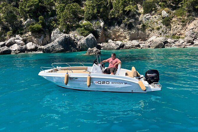 Sorrentomaxiboat tours to Capri - Sorrento coastline and the land sightings you get from the water