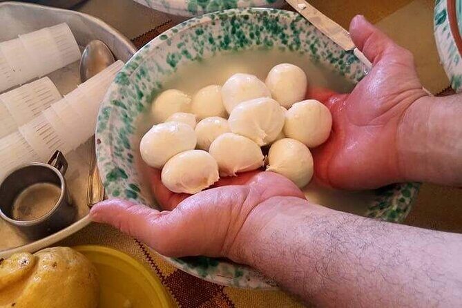 Toss, Bake, Cheers! - Sorrento Pizza Making Class with Wine - Getting to the Sorrento Hills Without the Headache