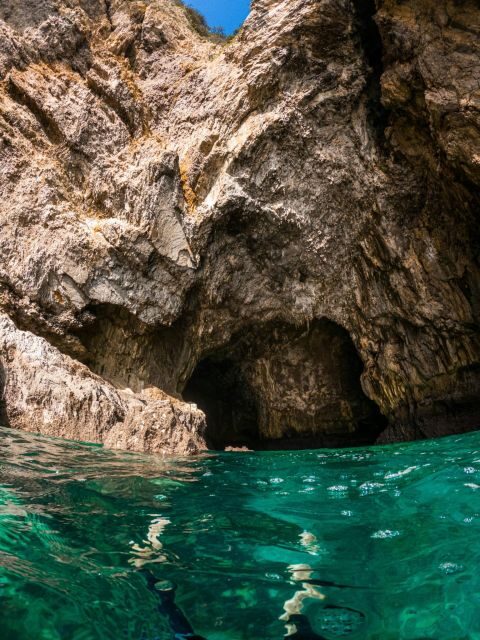 Tour in Barca da Amalfi un Viaggio da Sogno in Amalfi Coast - Why an Amalfi Gozzo Makes This Coast Feel Real