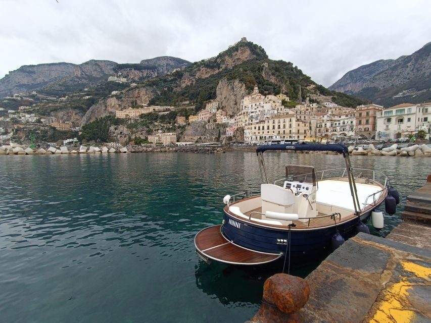 Tour in Barca da Amalfi un Viaggio da Sogno in Amalfi Coast - Getting There at Piazza Flavio Gioia (and the Darsena)