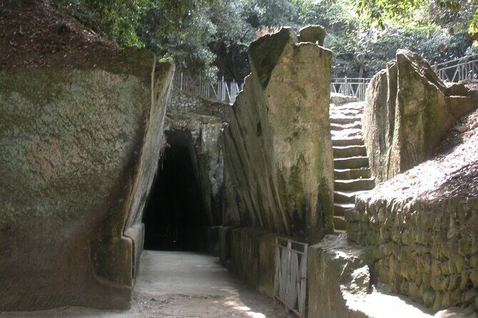 Tour in the ruins of Cuma with an archaeologist. - Key things I’d plan around