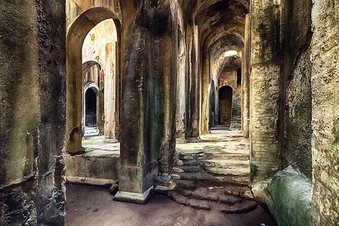 Tour privato a Pozzuoli Bacoli - Stop 6: Lago d’Averno—A Tiny Stop With Big Atmosphere