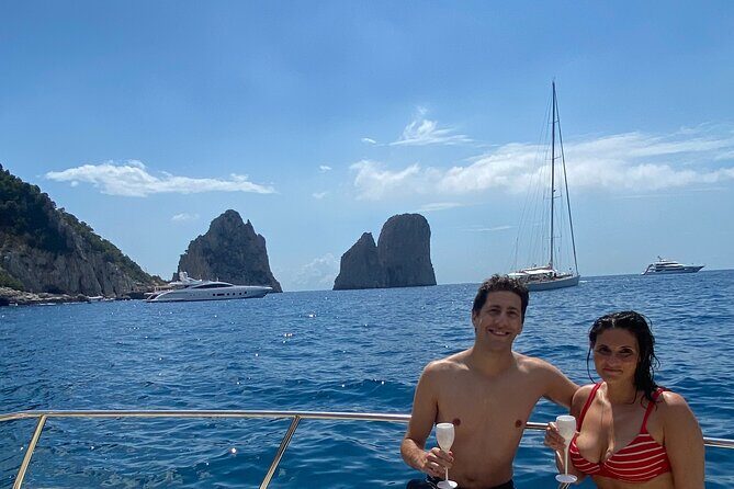 Tour Privato di Capri&Positano in Barca - On-board comfort: what’s included that you’ll feel on a long day