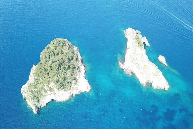 Tour privato in barca fra le meraviglie di Positano e della costiera Amalfitana - Your boat setup: traditional gozzo, small group, and onboard essentials