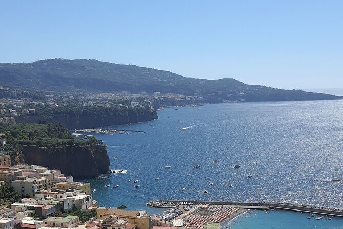 Transfer from Sorrento to Naples airport or station - Door-to-Door Pickup in Sorrento: where the driver finds you