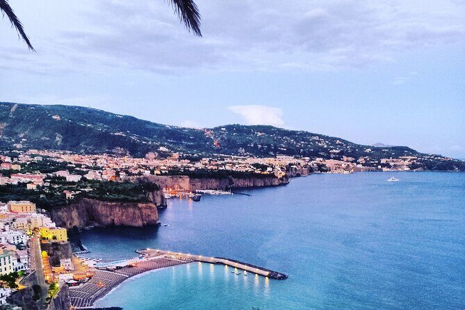 Transfer private from Positano to Naples or viceversa - Private Positano–Naples Transfer With a Driver Who Helps